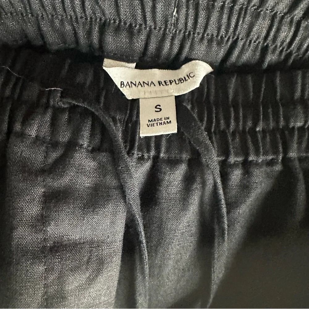 Banana Republic Linen Pull-on Black Wide Leg Ankle Pants. Size Small.